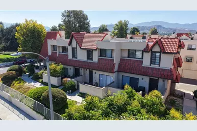 27669 Ironstone Drive #3, Canyon Country, CA 91387 - Photo 3