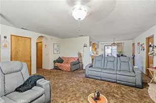 16226 Brookfield Dr, Victorville, CA 92394 - Photo 7