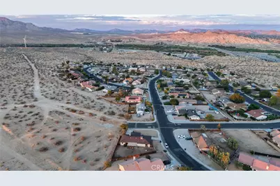 16226 Brookfield Drive, Victorville, CA 92394 - Photo 35