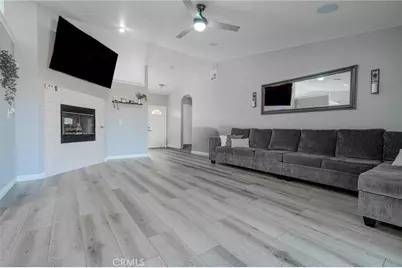 18106 Carob Street, Hesperia, CA 92345 - Photo 9