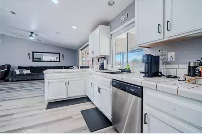18106 Carob Street, Hesperia, CA 92345 - Photo 17