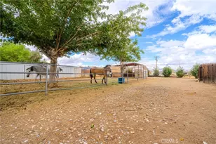 18106 Carob St, Hesperia, CA 92345 - Photo 47