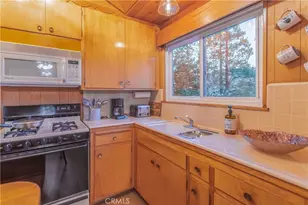 441 Zermatt Dr, Crestline, CA 92325 - Photo 17