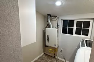 23995 Scenic Dr, Crestline, CA 92325 - Photo 15