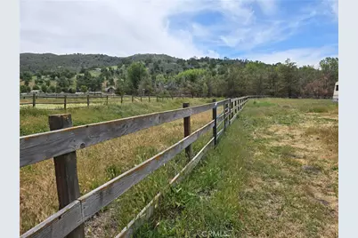 23441 Lakeview Drive, Tehachapi, CA 93581 - Photo 19