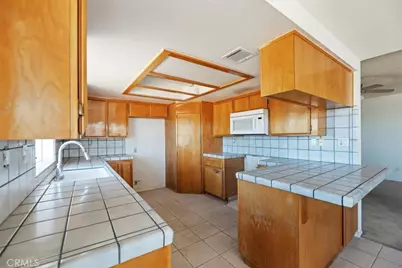 16924 Crestview, Victorville, CA 92395 - Photo 21