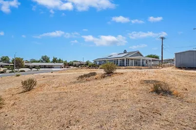 16924 Crestview, Victorville, CA 92395 - Photo 45