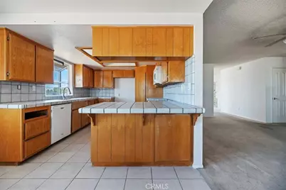 16924 Crestview, Victorville, CA 92395 - Photo 19