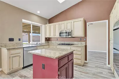 12971 Lompoc, Apple Valley, CA 92308 - Photo 13