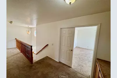 18286 Lakeview Drive, Victorville, CA 92395 - Photo 9