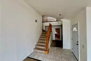 18286 Lakeview Dr, Victorville, CA 92395 - Photo 3