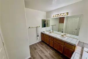 18286 Lakeview Dr, Victorville, CA 92395 - Photo 11