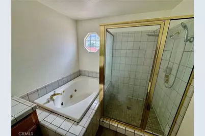 18286 Lakeview Drive, Victorville, CA 92395 - Photo 13