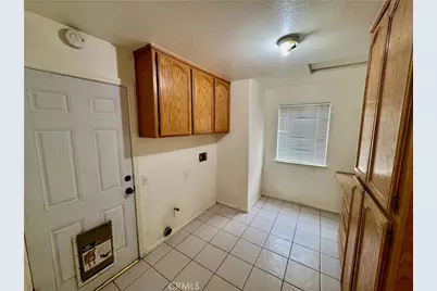 18286 Lakeview Drive, Victorville, CA 92395 - Photo 23