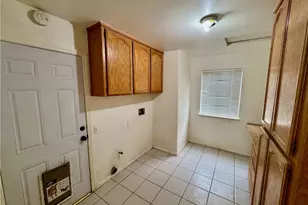 18286 Lakeview Dr, Victorville, CA 92395 - Photo 23