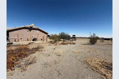 12911 Corton, Phelan, CA 92371 - Photo 5