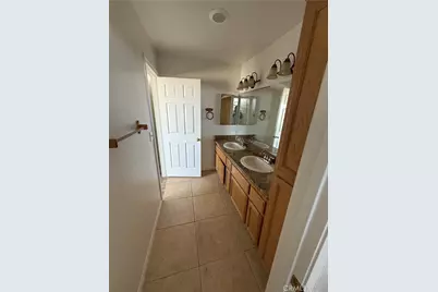 12911 Corton, Phelan, CA 92371 - Photo 9