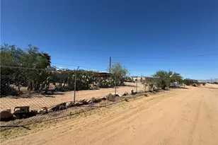 1990 1990 Bourbon, Landers, CA 92285 - Photo 3