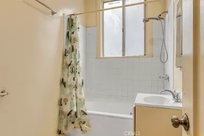 844 W Martin Luther King Jr. Boulevard, Los Angeles, CA 90037 - Photo 7