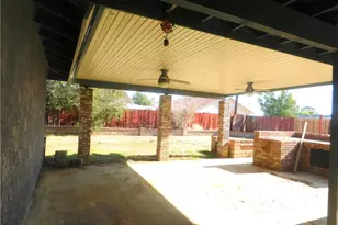 8801 Hickory Dr, California City, CA 93505 - Photo 23