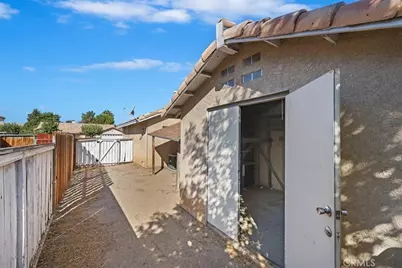 12441 Petaluma, Victorville, CA 92392 - Photo 37