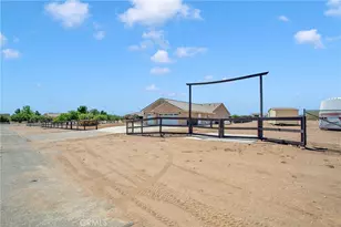 9275 Rattlesnake Rd, Phelan, CA 92371 - Photo 7