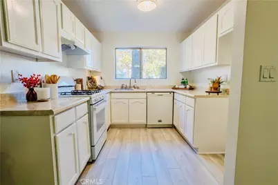 2410 N Towne Avenue, Pomona, CA 91767 - Photo 11