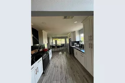 13220 Tamarisk Road, Victorville, CA 92395 - Photo 5