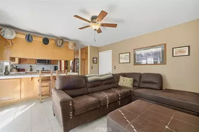 29045 Elk, Val Verde, CA 91384 - Photo 7