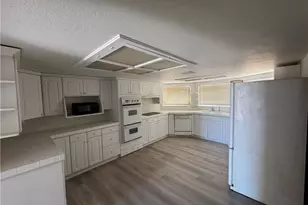 42750 Orchid, Hinkley, CA 92347 - Photo 13