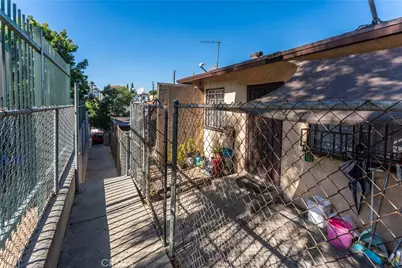 11242 S Budlong, Los Angeles, CA 90044 - Photo 5