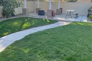 9326 Bunny Ln, Fontana, CA 92335 - Photo 13