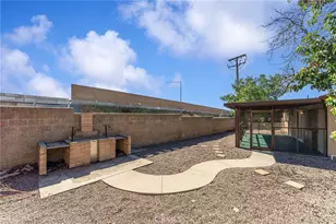 27875 Rainbow Ln, Highland, CA 92346 - Photo 25