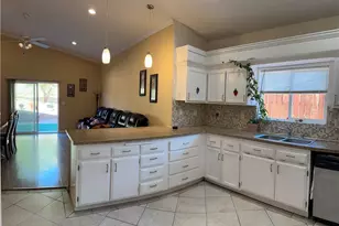 16312 Molino, Victorville, CA 92395 - Photo 9