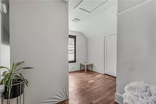 1129 Logan, Los Angeles, CA 90026 - Photo 27