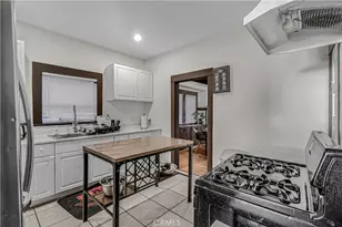 1129 Logan, Los Angeles, CA 90026 - Photo 23