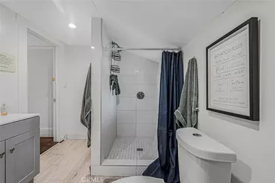 1129 Logan, Los Angeles, CA 90026 - Photo 33