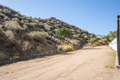 13905 Summit Valley, Hesperia, CA 92345 - Photo 9