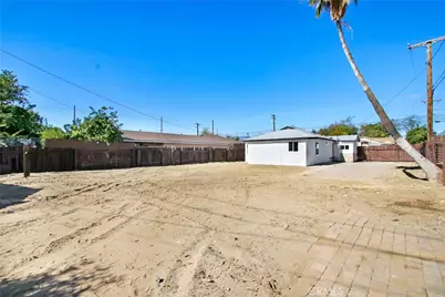 18555 Slover, Bloomington, CA 92316 - Photo 17