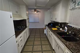 14185 Burning Tree, Victorville, CA 92395 - Photo 7