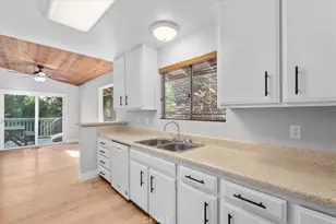 323 Canyon Crest, Lake Arrowhead, CA 92352 - Photo 13