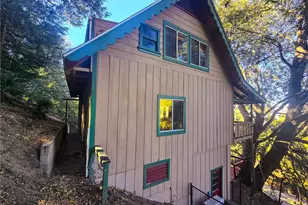 629 Chateau, Crestline, CA 92325 - Photo 3