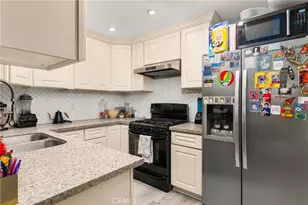 2625 W Cameron Ct, Anaheim, CA 92801 - Photo 7