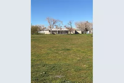 9047 10th Ave, Hesperia, CA 92345 - Photo 3