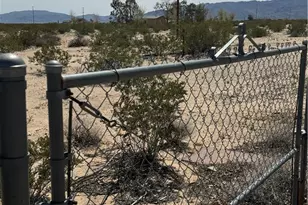 69538 Jim Pine, 29 Palms MCB, CA 92277 - Photo 11