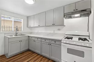 1300 W 90th St, Los Angeles, CA 90044 - Photo 25