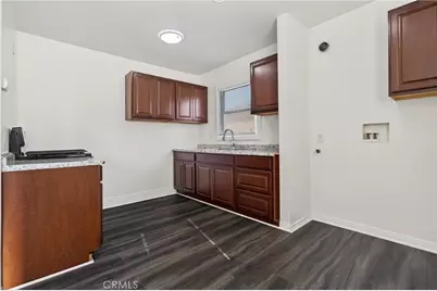 1300 W 90th Street, Los Angeles, CA 90044 - Photo 13