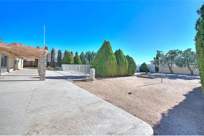 19149 Catalina, Apple Valley, CA 92308 - Photo 51