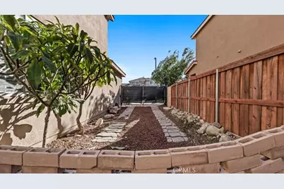 17948 Yellow Dock Way, San Bernardino, CA 92407 - Photo 39