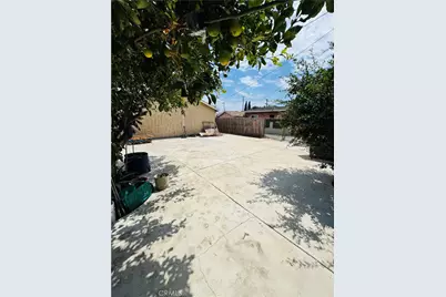 7411 Elsie, Los Angeles, CA 90001 - Photo 25